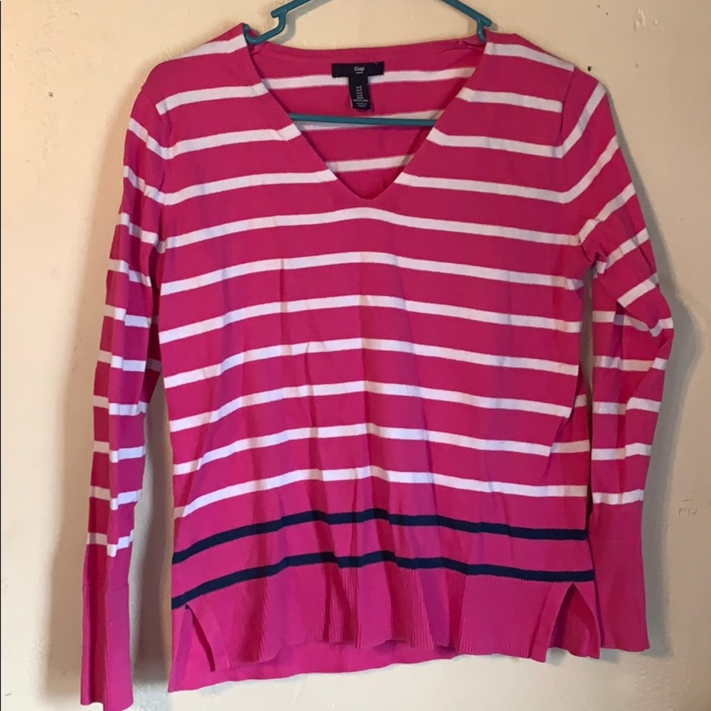 Gap sweater